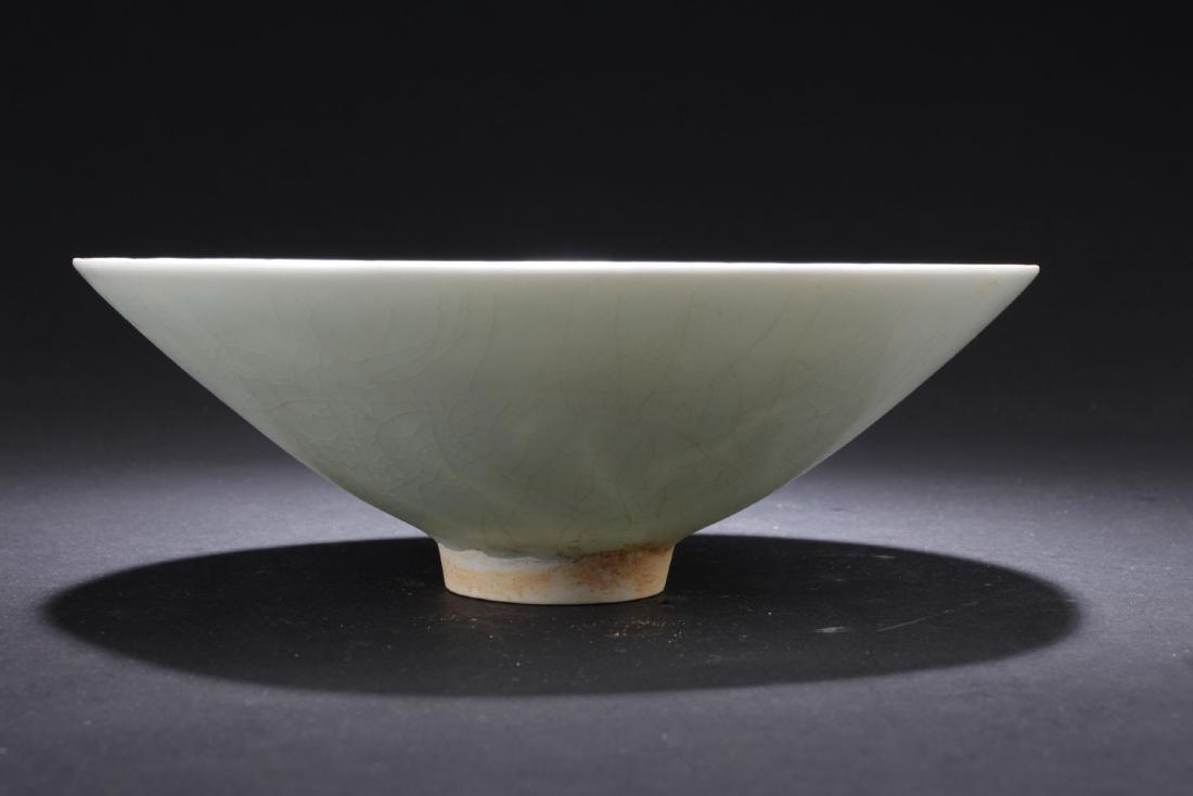 An Estate Porcelain Thin-layer Bowl (1 of 4)