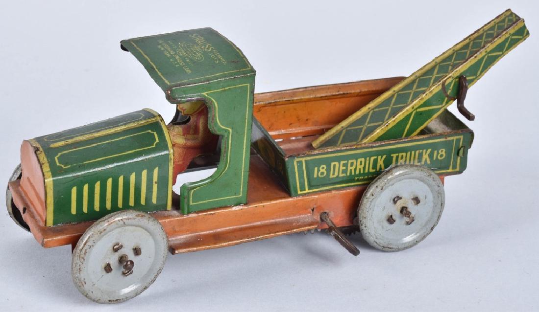 STRAUSS Tin Windup DERRICK TOW TRUCK (1 of 6)