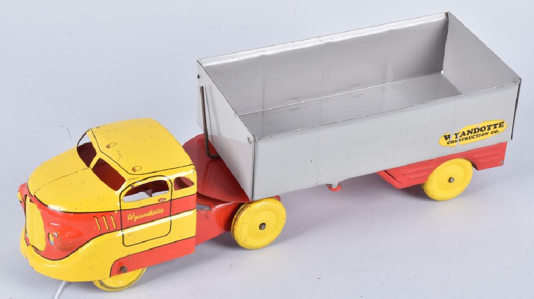 WYANDOTTE SIDE DUMP TRUCK (1 of 4)