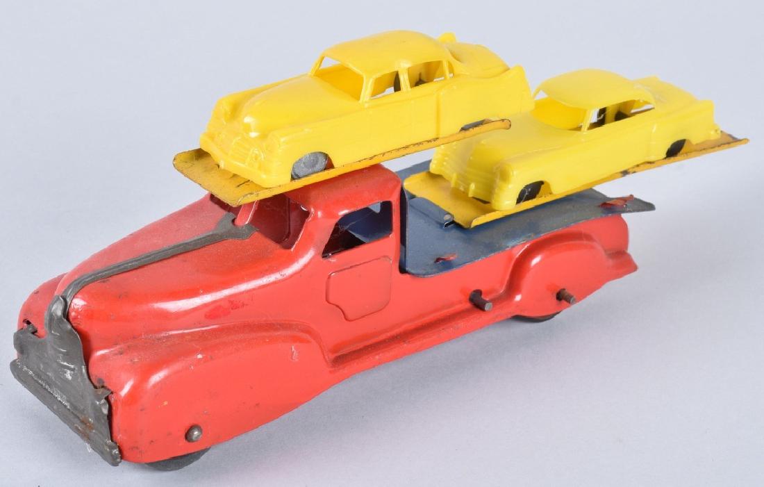 MARX WINDUP AUTO HAULER with 2 AUTOS (1 of 5)