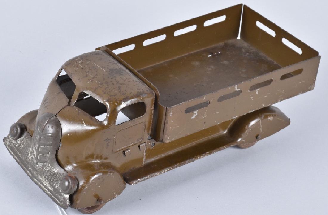 1930's MARX ARMY STAKE TRUCK (1 of 4)