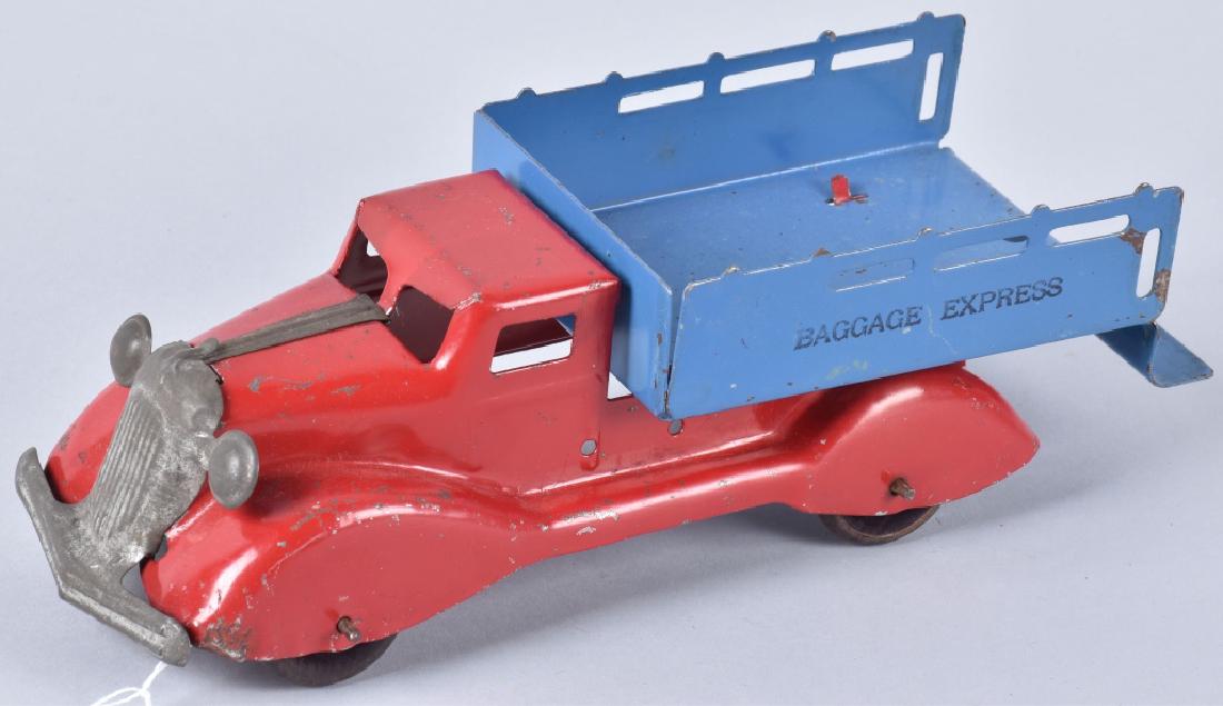 1930's MARX BAGGAGE EXPRESS TRUCK (1 of 4)