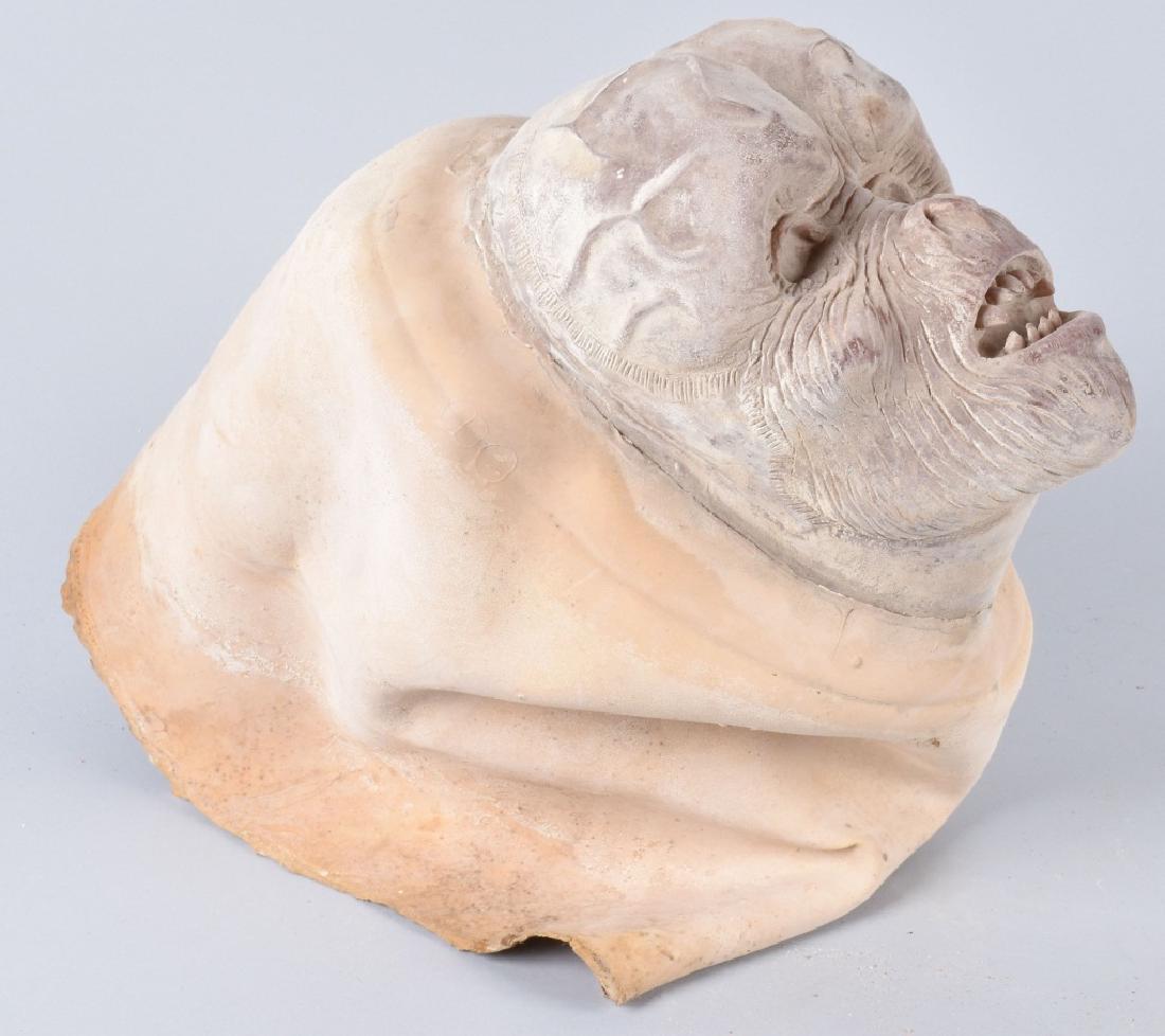 BE SOMETHING STUDIO VISITOR FROM SPACE MASK MOLD (1 of 4)