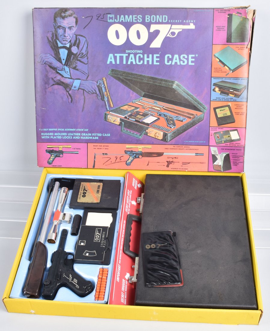 MULTIPLE JAMES BOND SHOOTING ATTACHE CASE w/BOX (1 of 6)