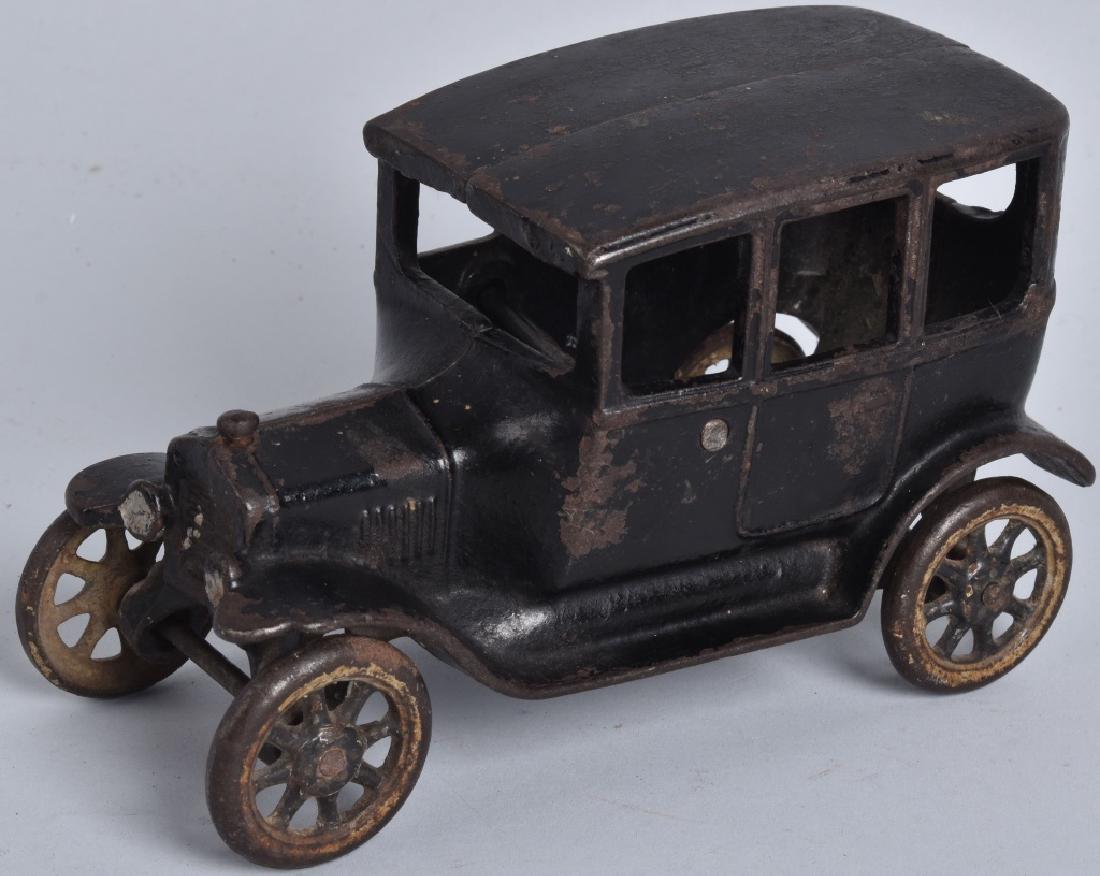 6 1/2" ARCADE Cast Iron FORD TUDOR SEDAN (1 of 4)