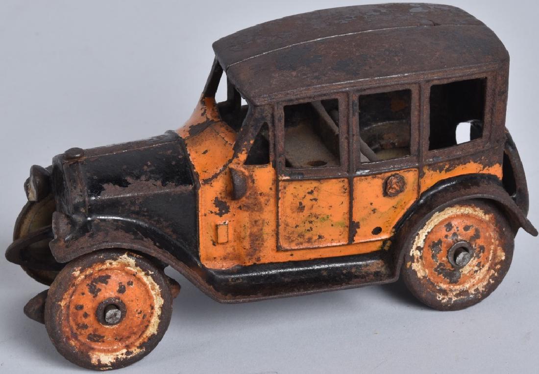 6 1/2" KENTON Cast Iron YELLOW CAB (1 of 4)