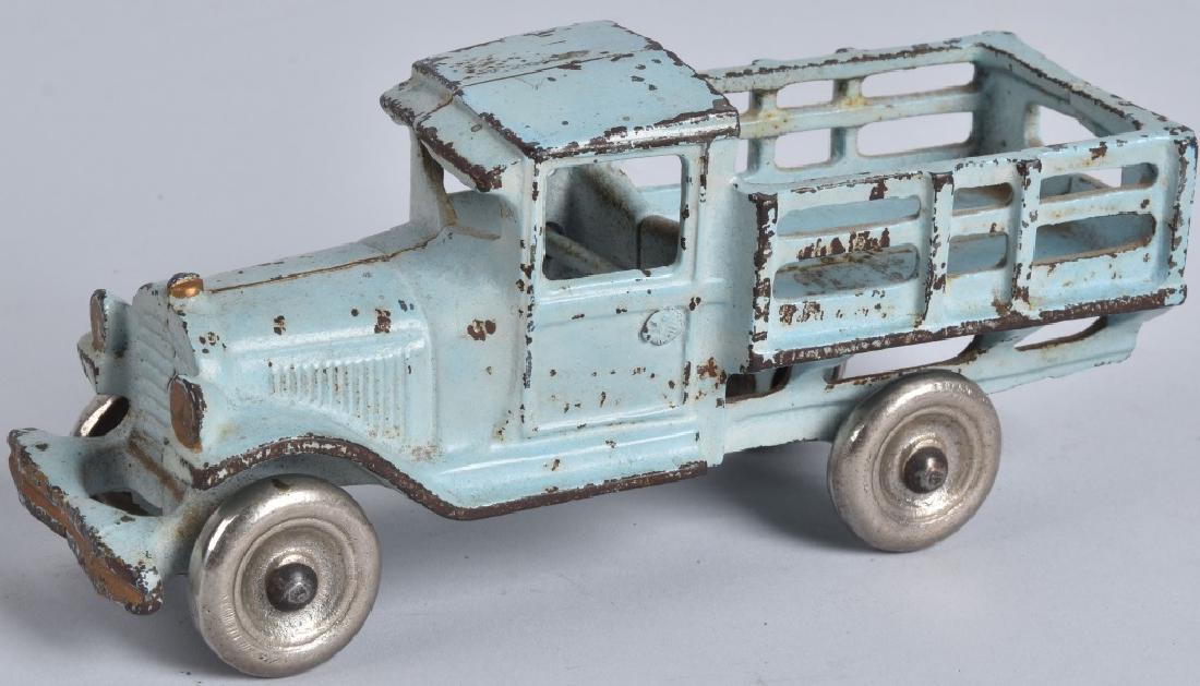 7" ARCADE Cast Iron STAKE BED TRUCK (1 of 4)