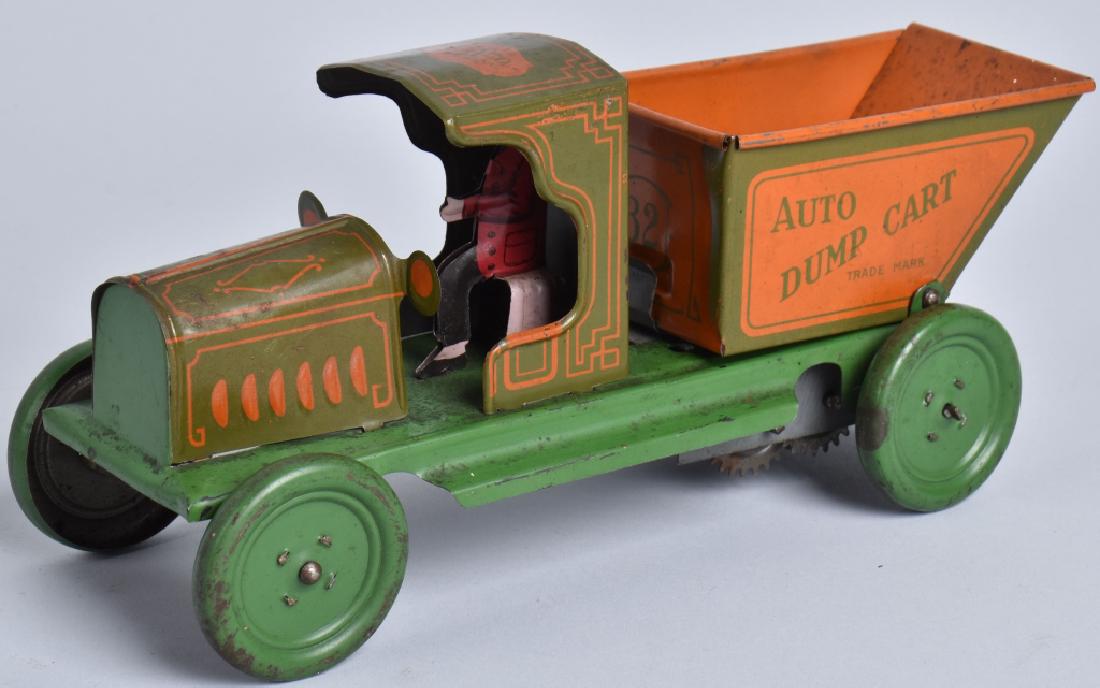 STRAUSS Tin Windup AUTO DUMP CART TRUCK (1 of 6)