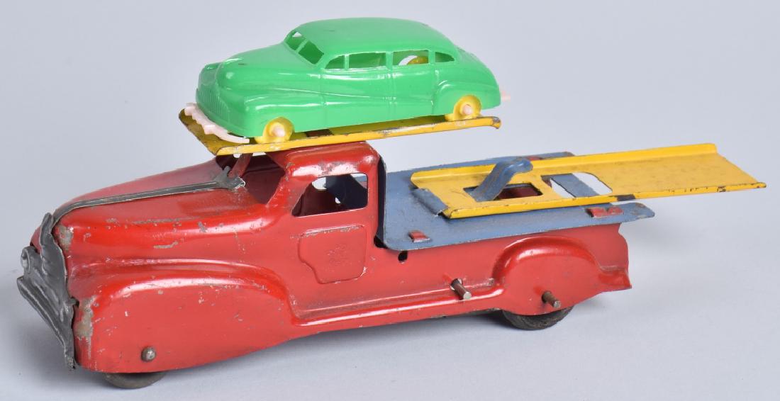 MARX WINDUP CAR HAULER (1 of 4)