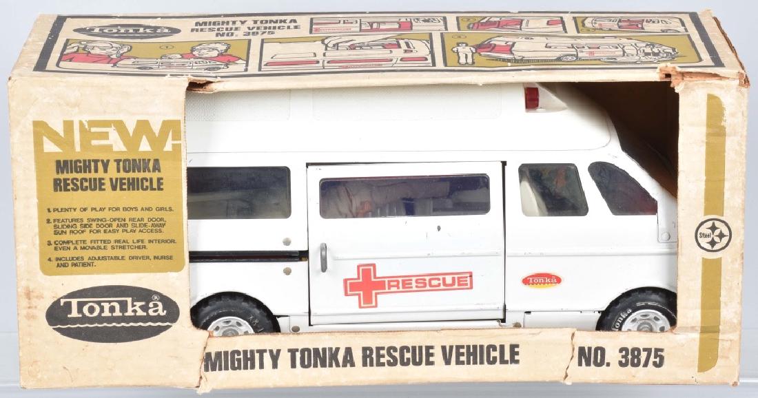 TONKA #3875 RESCUE VEHICLE w/ BOX: All original never played with condition. With Box. 19" Excellent