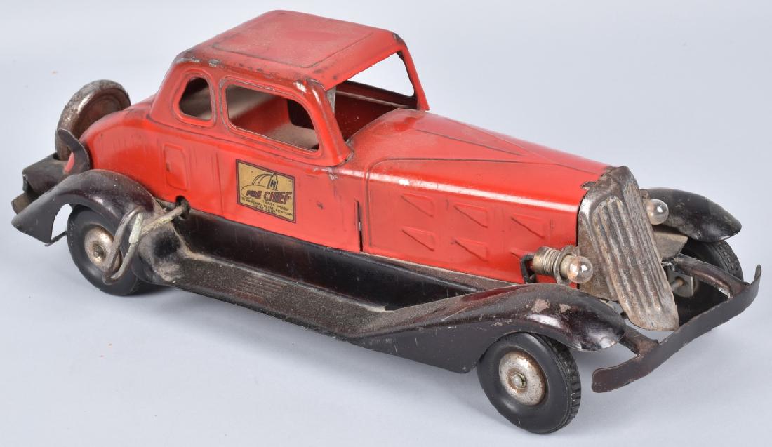 HOGE TIN WINDUP FIRE CHIEF CAR (1 of 5)