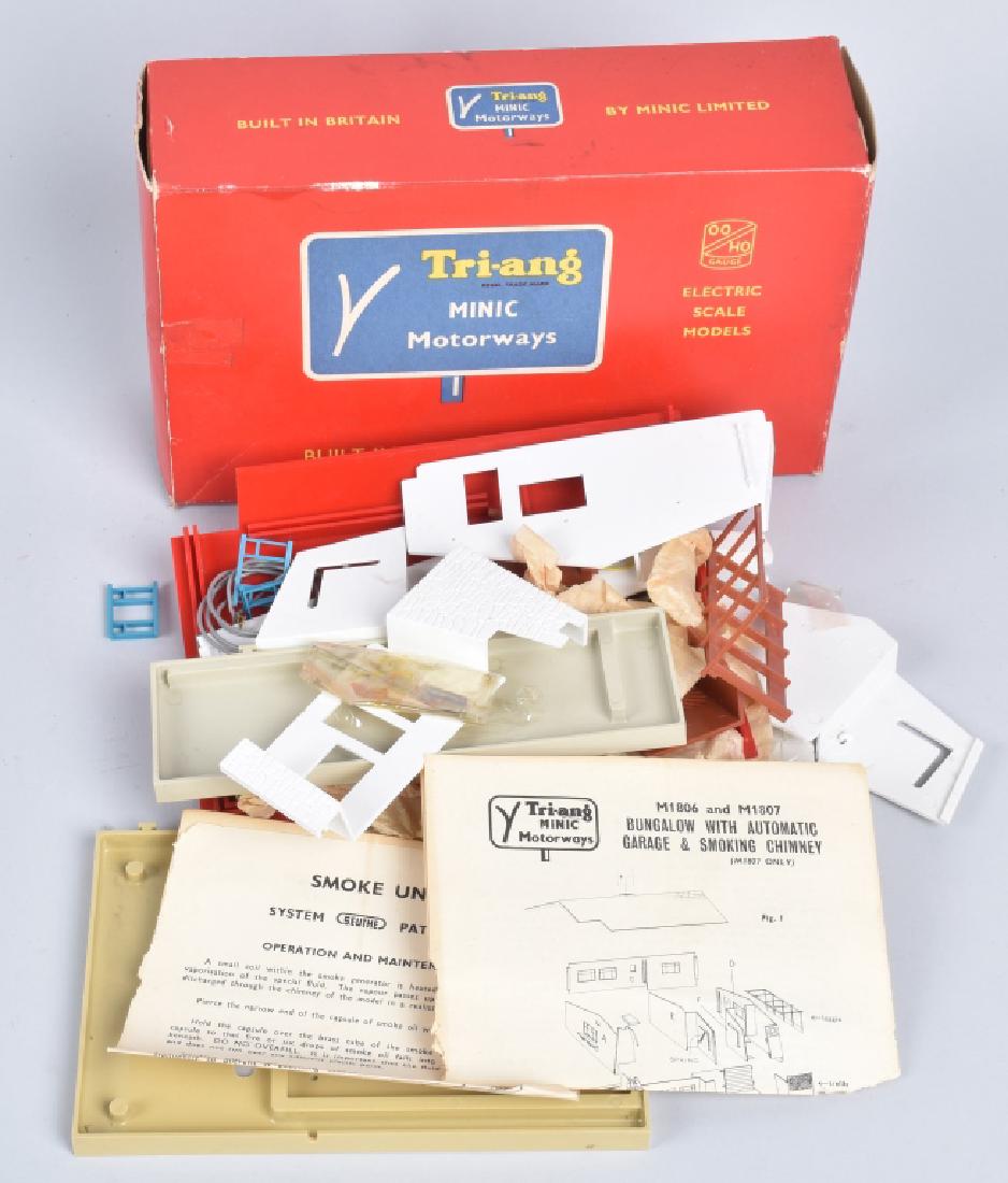 TRI-ANG MINIC MOTORWAYS w/ BOX (1 of 3)