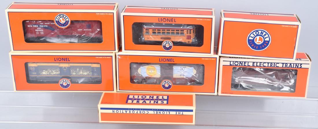 7- MODERN LIONEL TRAIN CARS BOXED (1 of 5)
