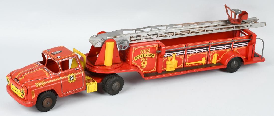 35" MARX No.9 HOOK & LADDER FIRE TRUCK (1 of 5)