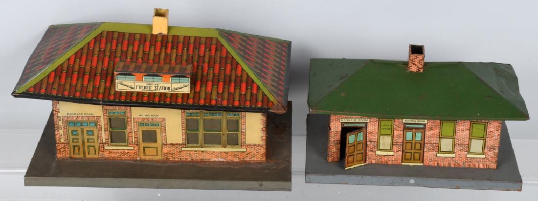 2- AMERICAN FLYER TRAIN STATIONS (1 of 7)