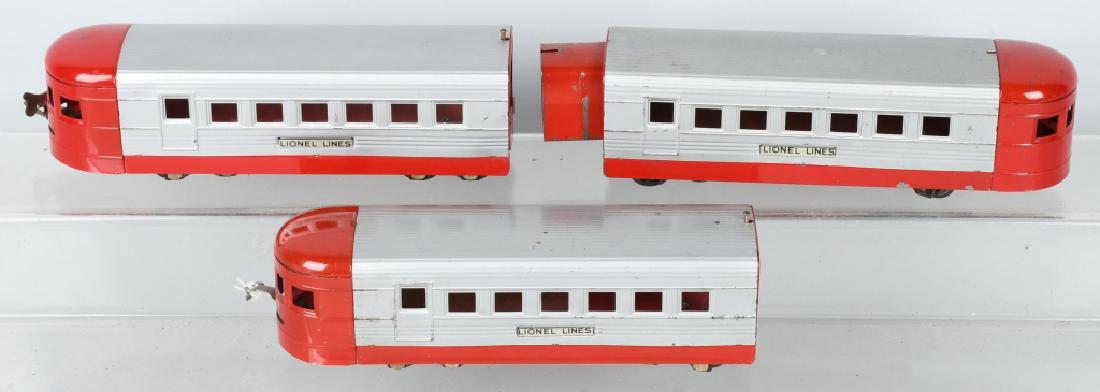 3- LIONEL STREAMLINER CARS (1 of 4)
