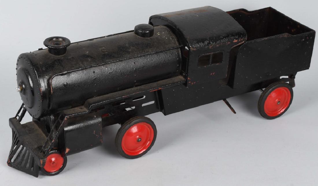 1930'S KEYSTONE PRESSED STEEL RIDE ON TRAIN (1 of 4)