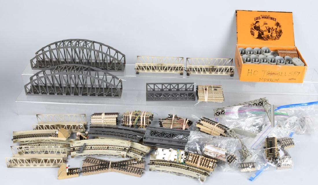 HUGE LOT of MARKLIN ACCESSORIES (1 of 6)