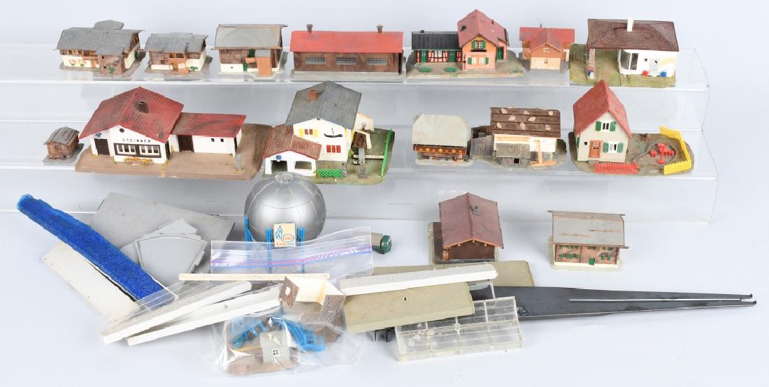 LARGE LOT Z SCALE ACCESSORIES, KIBRI & MORE (1 of 7)