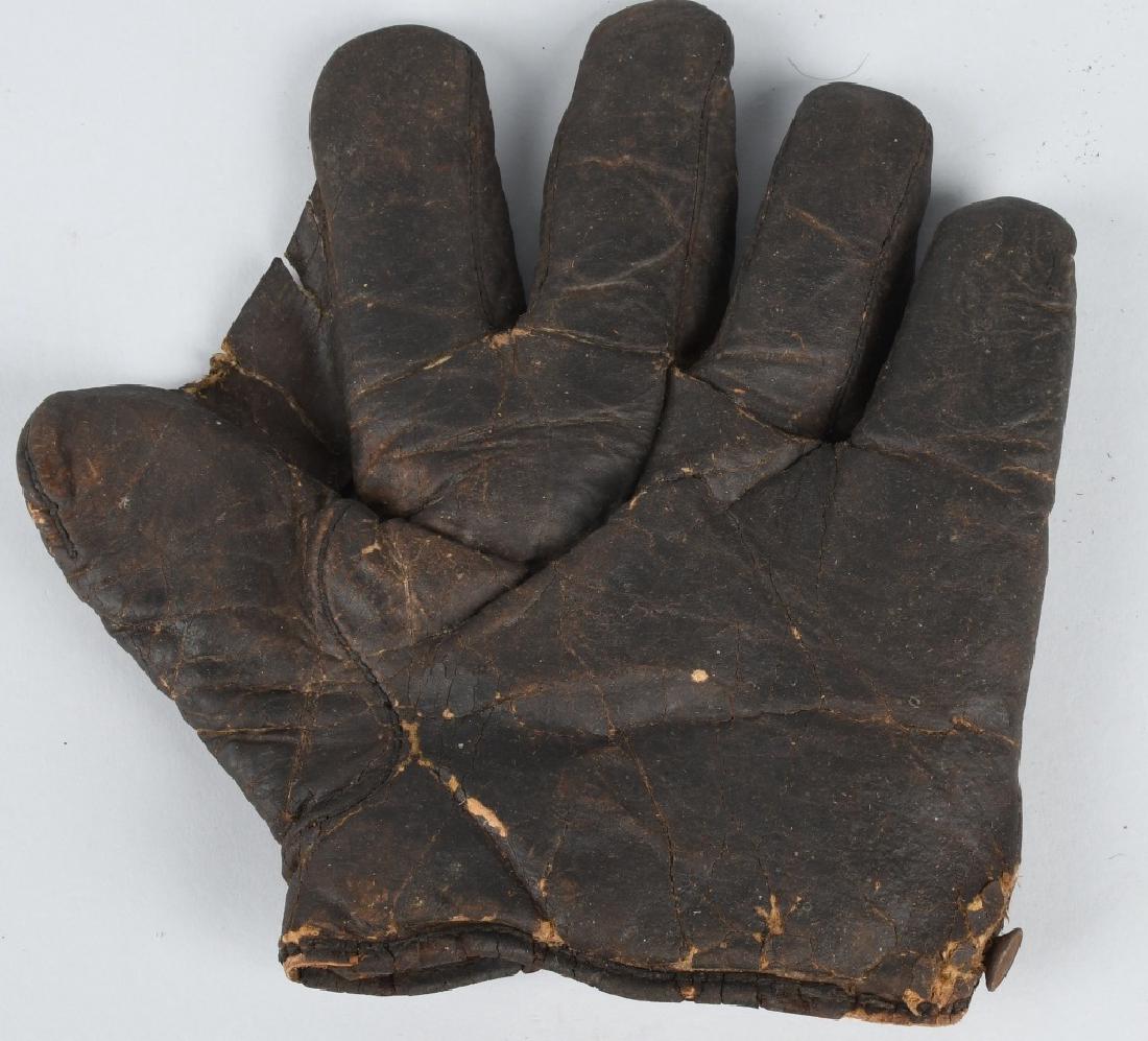 Early 1900s W B JARVIS TY COBB BASEBALL MITT (1 of 3)