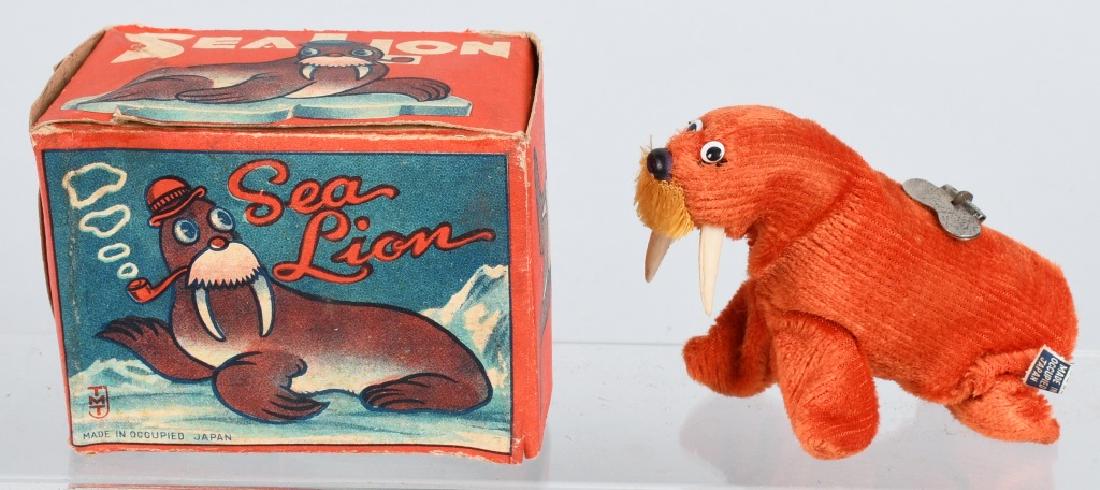 JAPAN Windup SEA LION w/ BOX: New Old Stock. Works. Boxed. 4" Near Mint