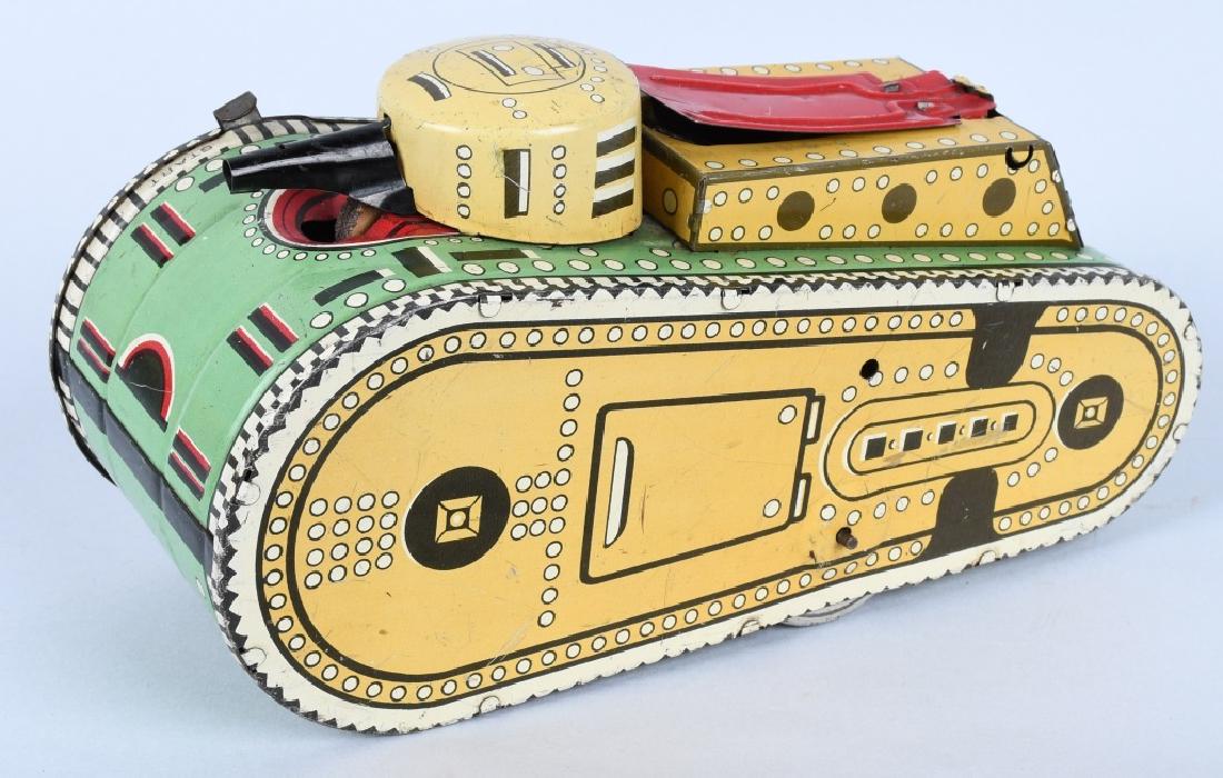 MARX Tin Windup DOUGHBOY TANK (1 of 6)