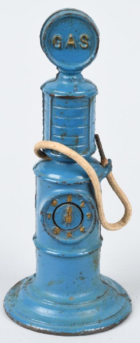 1930's ARCADE CAST IRON TOY GAS PUMP (1 of 5)