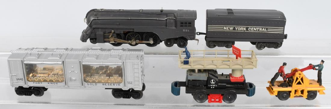 LOT OF LIONEL TRAIN CARS (1 of 9)