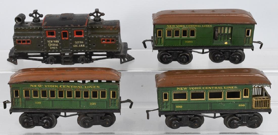 IVES O GAUGE CAST IRON ENGINE & 3 CARS (1 of 7)
