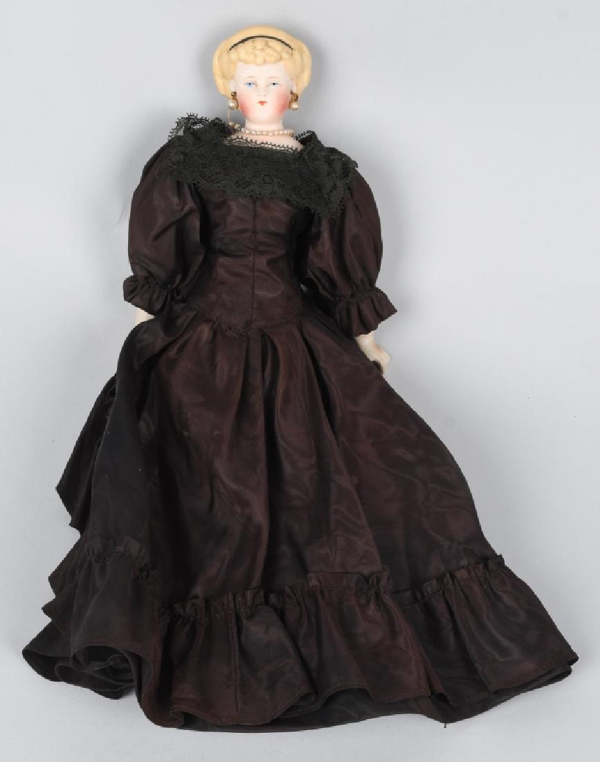 GERMAN PARIAN SHOULDER HEAD DOLL (1 of 6)