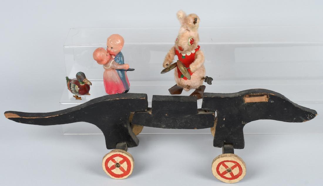 GROUP OF FOUR VINTAGE TOYS (1 of 4)