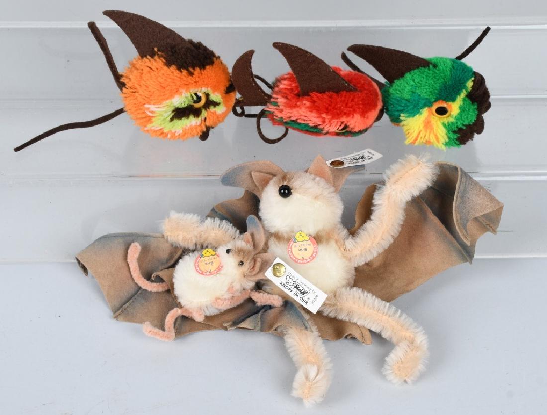 STEIFF BAT SET AND THREE WOOLEN FISH (1 of 5)