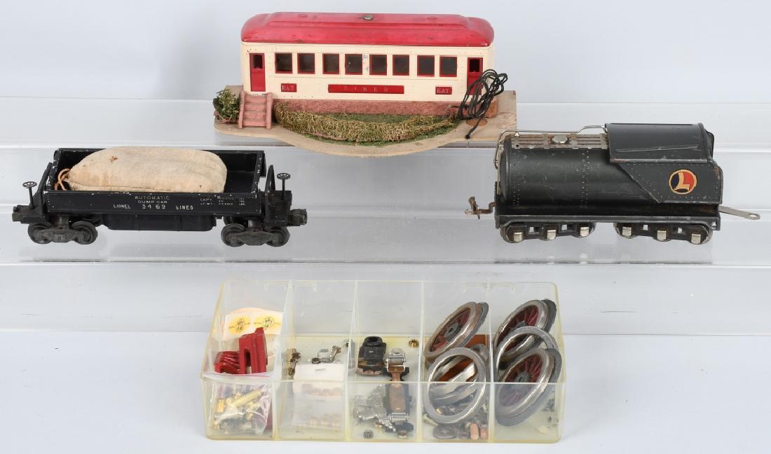 LIONEL PRE-WAR LOT, DINER, TENDER & MORE (1 of 8)