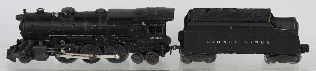LIONEL No. 2025 & 6466WX TENDER: Lionel no. 2025, 4-6-2 engine with 6646WX tender. Good castings has some paint loss. Very Good