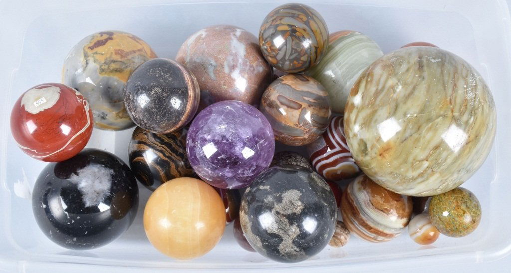 LARGE LOT OF CARPET BALL MARBLES (1 of 4)