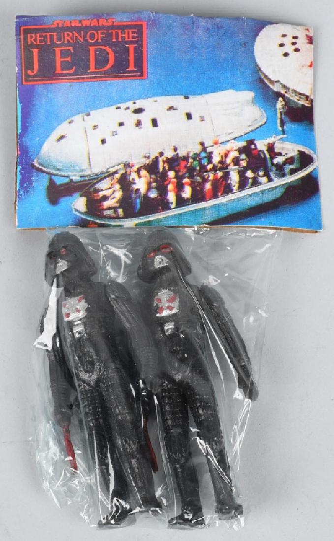 2- BOOTLEG STAR WARS DARTH VADER FIGURES MIP (1 of 5)