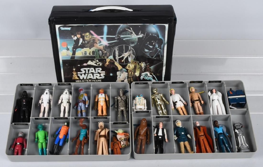 1977 STAR WARS VINYL CASE w/ 25 ACTION FIGURES (1 of 4)