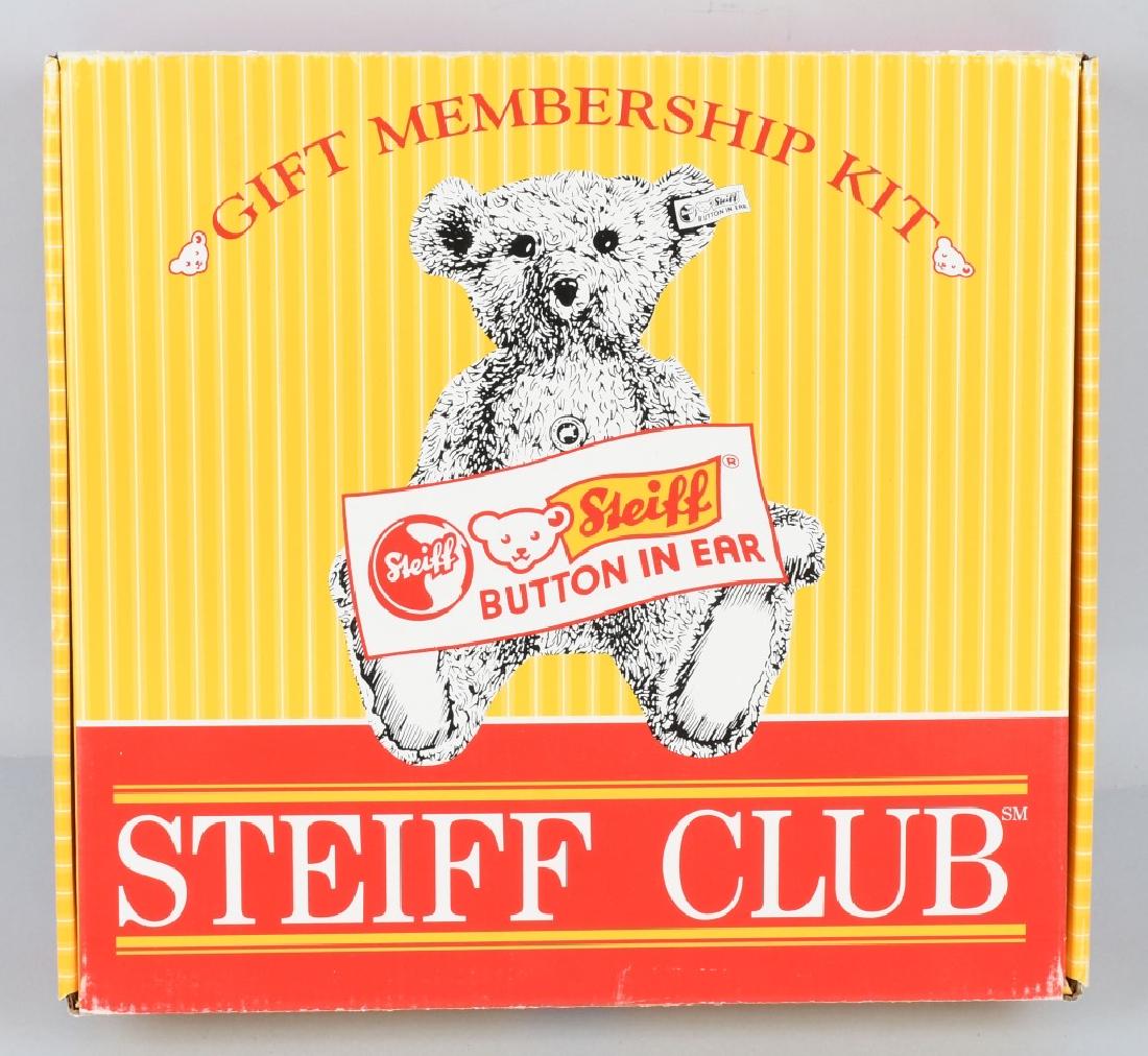1998 STEIFF CLUB KIT w/ BEAR & MORE: Nice boxed 1998 Steiff Club Kit including Bear complete with box. Lot also includes 4 Steiff Hedgehogs and Gollywog. Near Mint