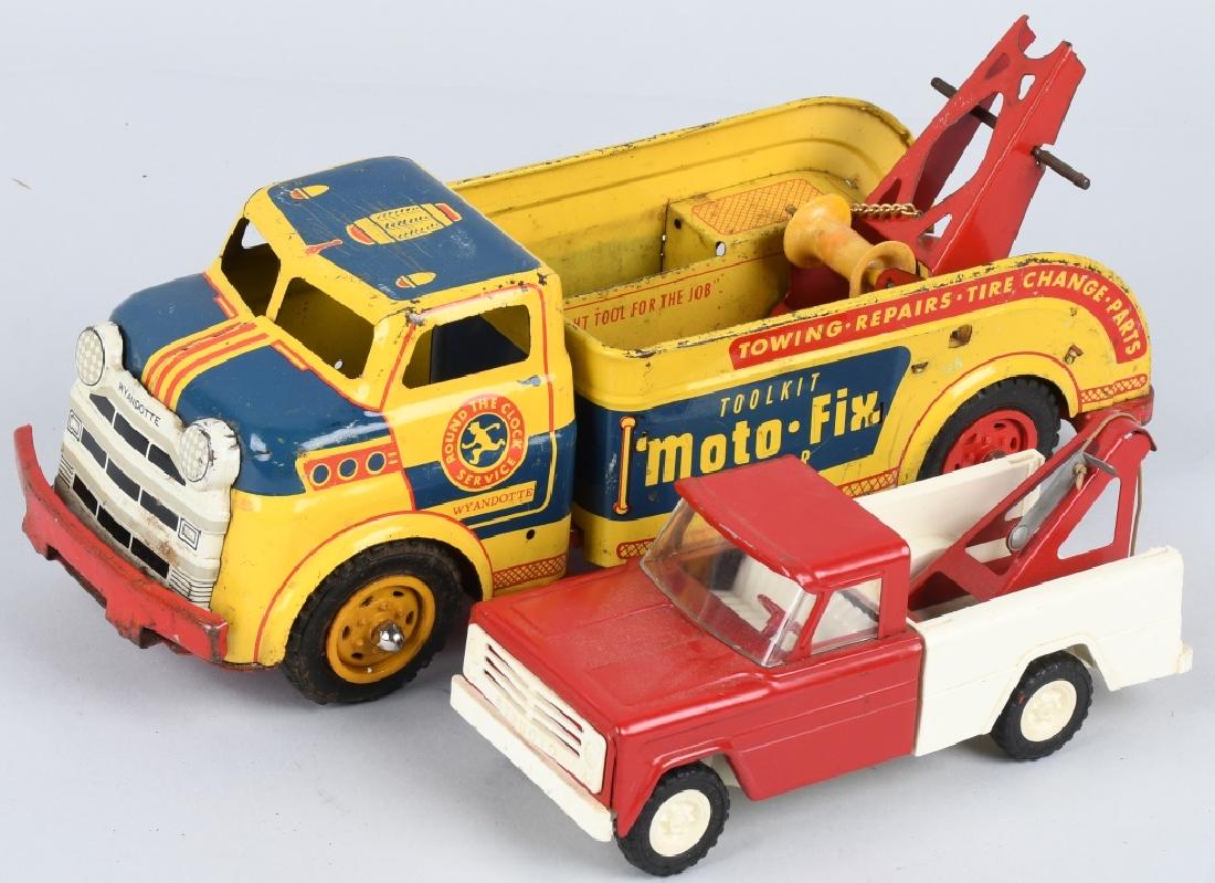 2-WRECKER TOW TRUCKS, WAYANDOTTE & STRUCTO (1 of 7)