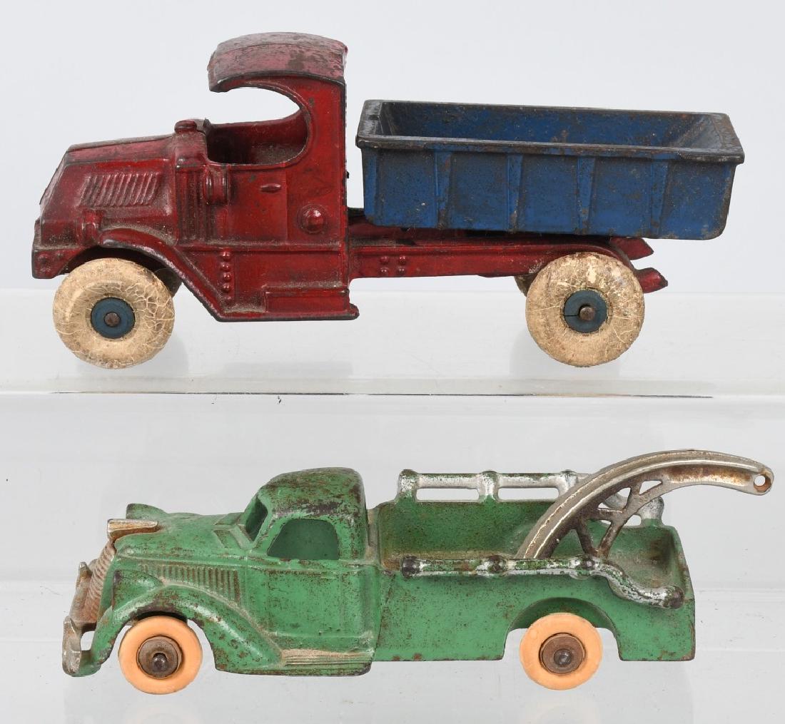 CHAMPION cast iron DUMP TRUCK & HUBLEY WRECKER (1 of 7)