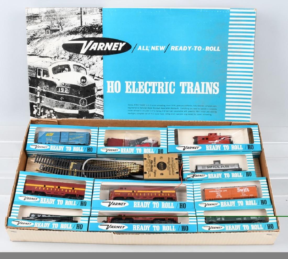 VARNEY HO TRAIN SET BOXED: Nice 10 piece Diesel train set with original boxes and set box. Excellent