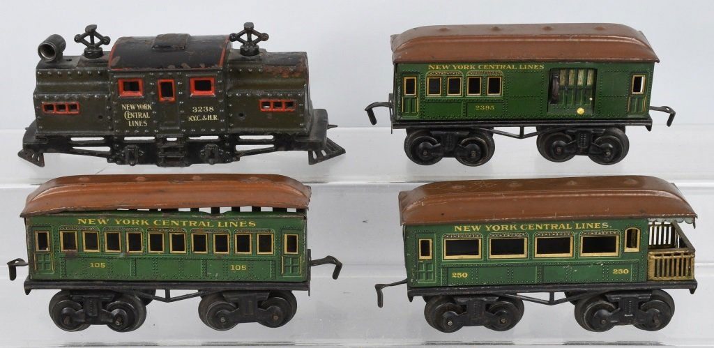 IVES O GAUGE CAST IRON ENGINE & 3 CARS (1 of 7)