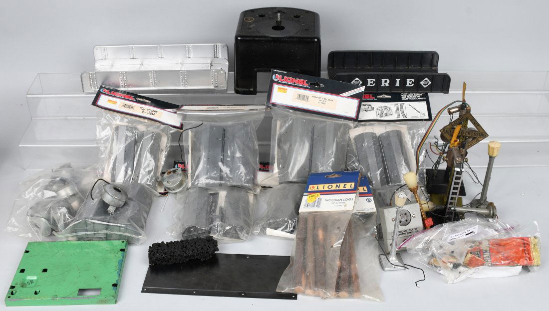 TRAIN ACCESSORY LOT, LAMPS, BRIDGES & MORE (1 of 5)
