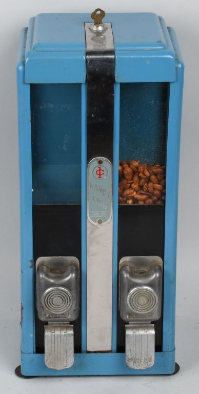 1c KANDY KING DOUBLE VENDING MACHINE: Nice original 1c Kandy King Double Vending Machine. Looks to have been repainted at one time. With key. 20\" Excellent
