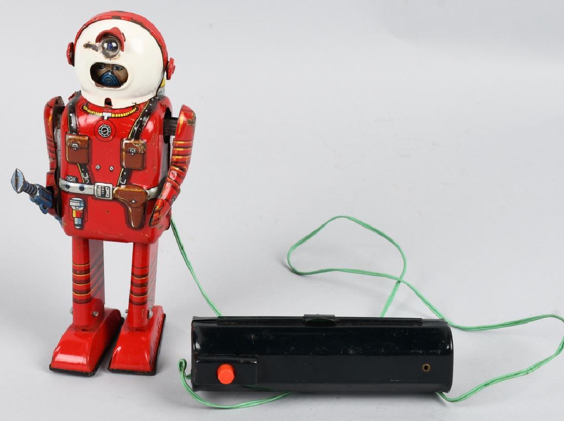 JAPAN Battery Op SPACEMAN "PORTHOLE ROBOT" (1 of 5)