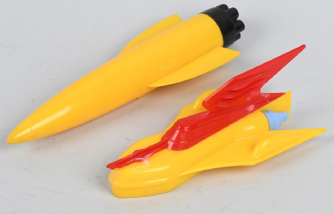2- VINTAGE PLASTIC SPACE SHIPS (1 of 6)