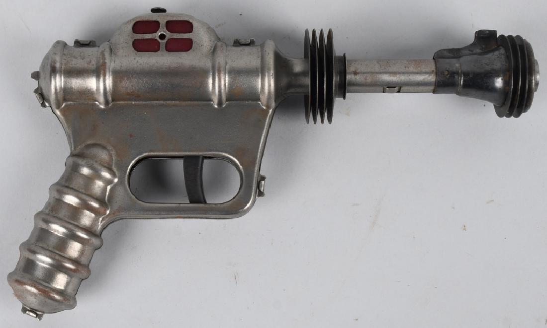 DAISY BUCK ROGERS ATOMIC PISTOL: Original Daisy Buck Rogers Atomic Pistol. All original and working. 10" Excellent