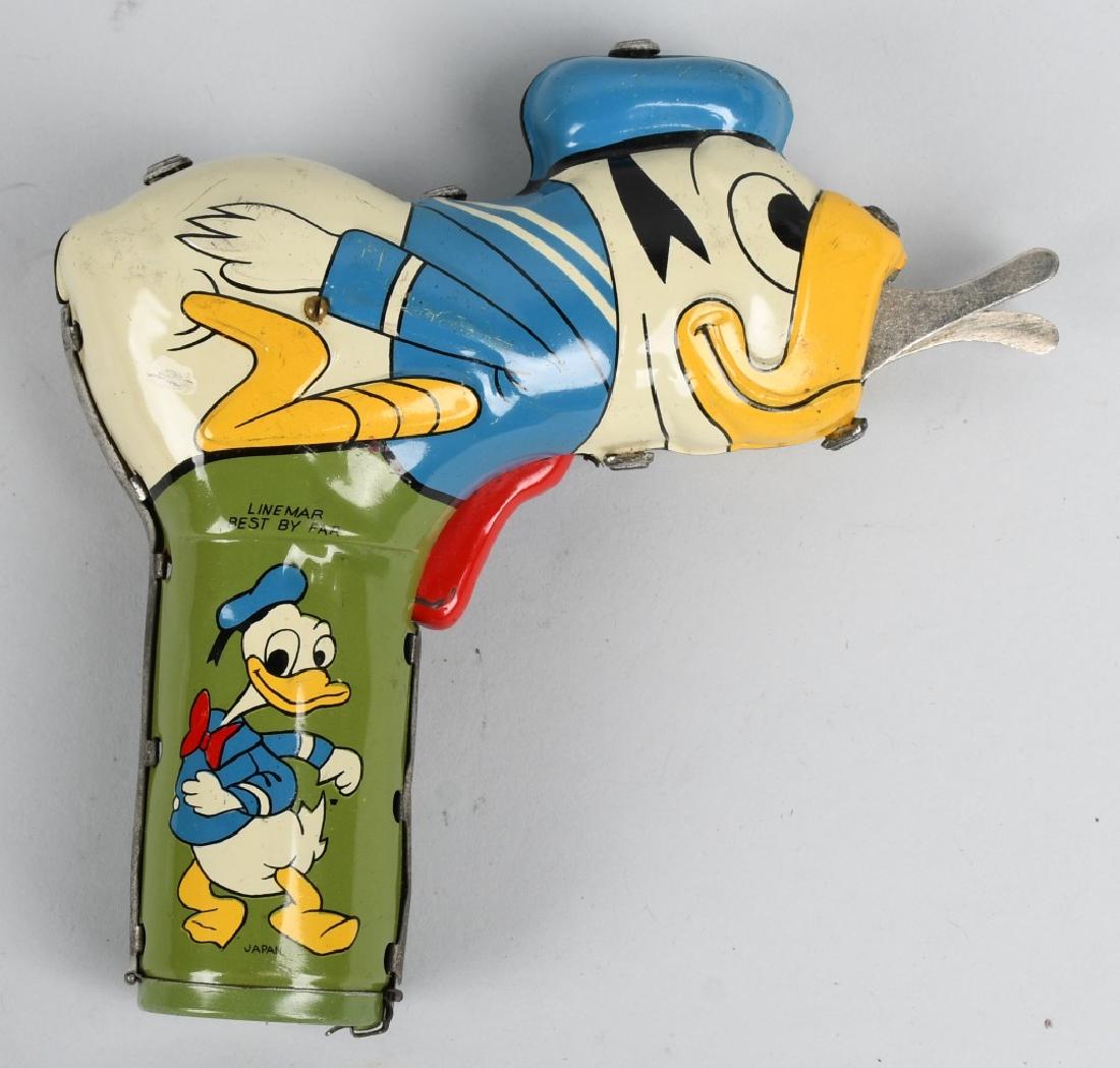 LINEMAR Battery Op DONALD DUCK SCISSORS: Linemar battery operated Donald Duck Scissors. All original with nice colors and graphics. 7" Excellent