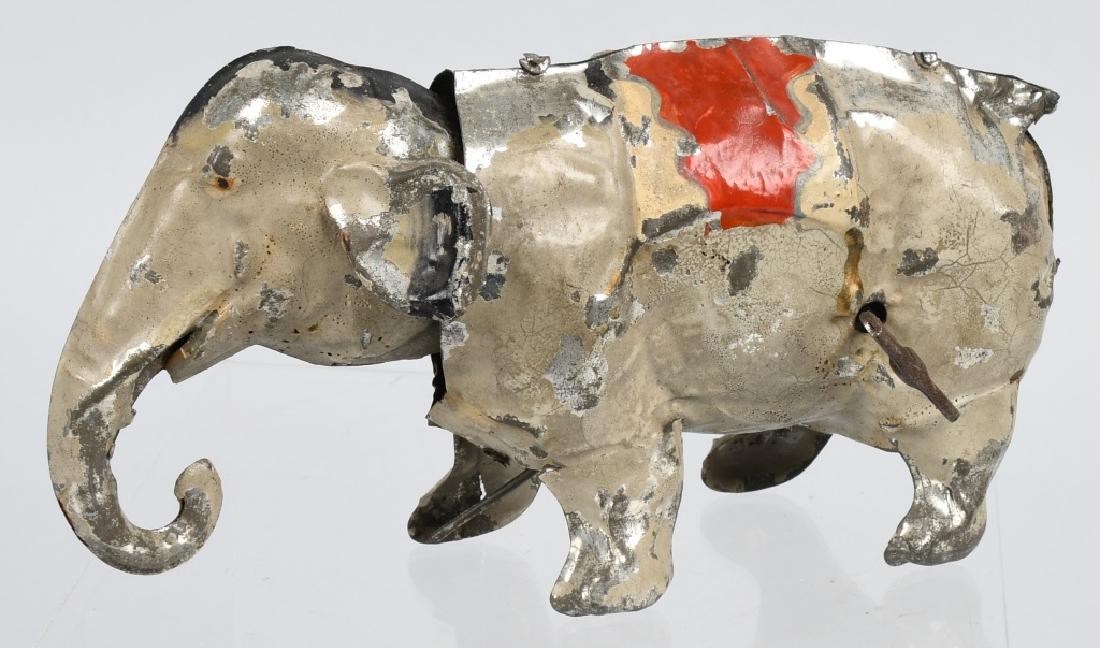 GERMAN Windup TIN PAINTED ELEPHANT (1 of 4)