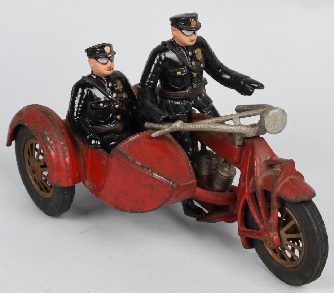 HUBLEY cast iron INDIAN MOTORCYCLE & SIDECAR (1 of 4)